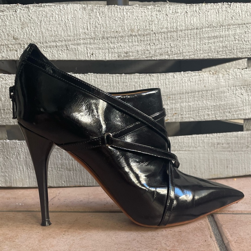 CHLOE BLACK HEELS EUC SIZE 38